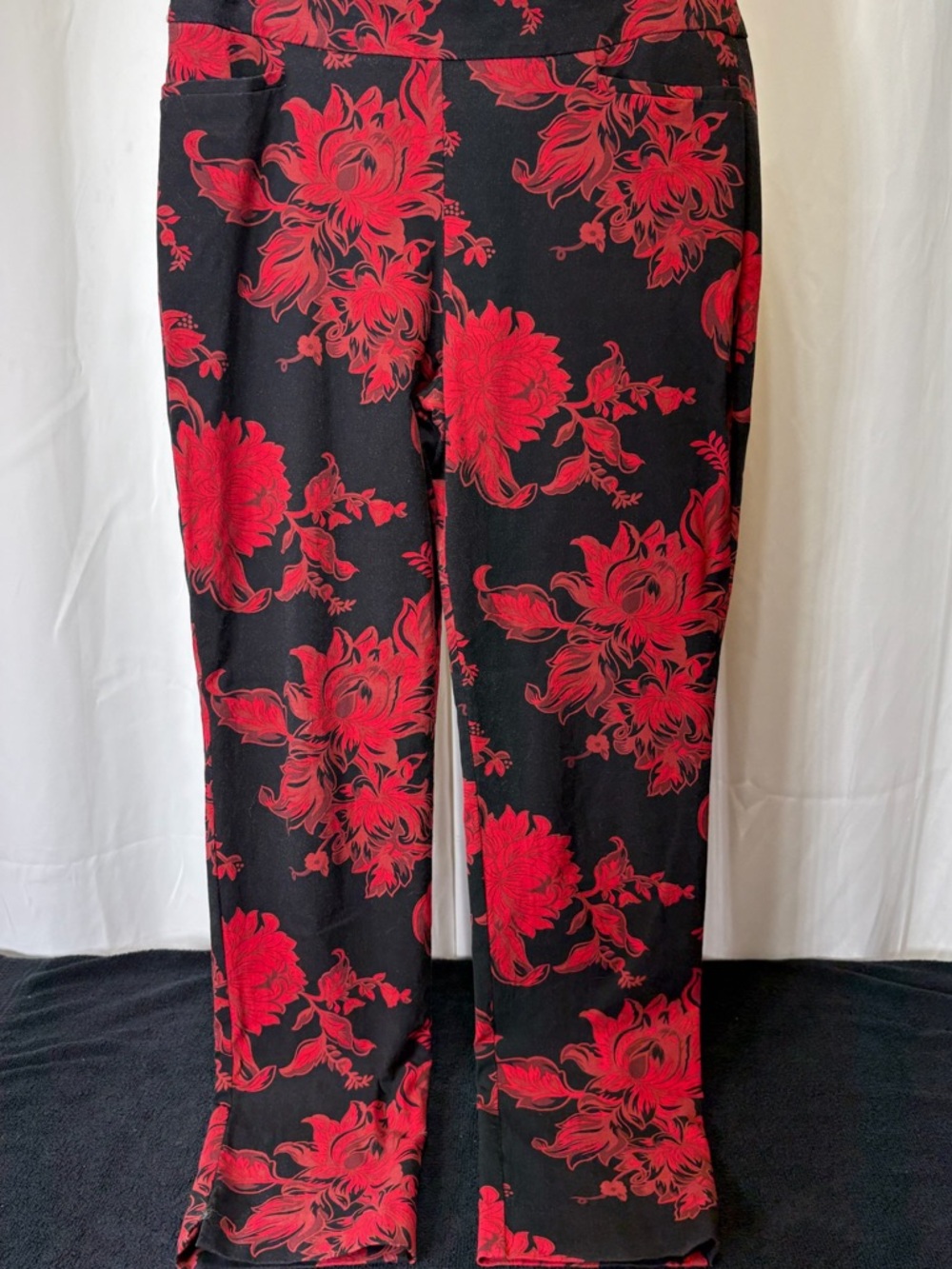 Chico's Black Pants with Red Floral Pattern 2505